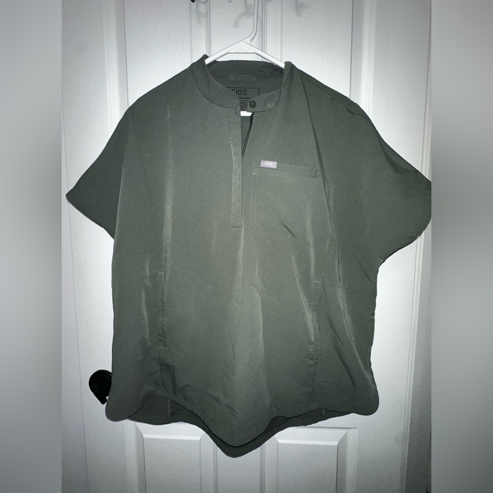 Figs Moss Scrubs 
XL Zamora high waisted regular joggers 
XL Montex Top